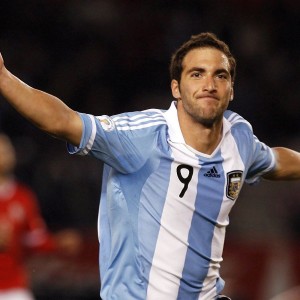 开云-绿茵场边的情绪风暴，当激情成为足球的另一种语言，绿茵场边的情绪风暴，当激情成为足球的另一种语言