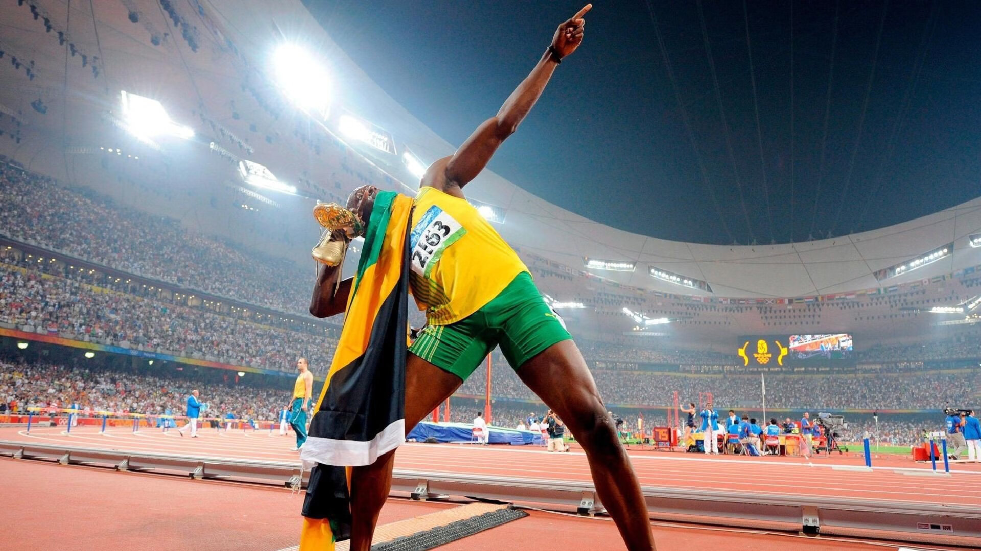 跨界共鸣，库里十赛季高光引爆TES球迷热情！致敬传奇，引爆主场，库里生涯高光时刻跨界引爆TES电竞主场