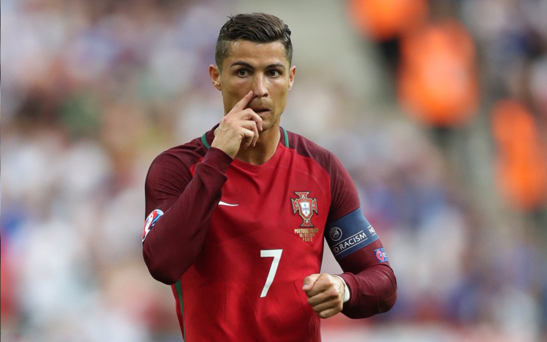 冰与火之歌，当拜仁的激情指挥遇见武磊的沉默水瓶，激情指挥与沉默水瓶，绿茵场上的冰火交锋